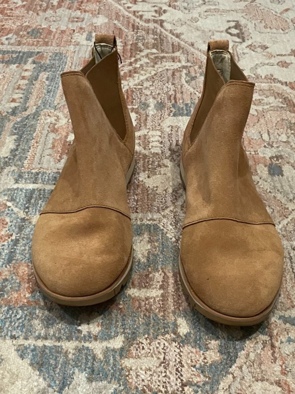 SOREL Harlow Women’s Size 9 Tan Suede Chelsea Ankle Boots Lug Sole